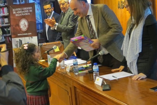 Elige y dibuja tu Derecho Favorito Elige y dibuja tu Derecho Favorito