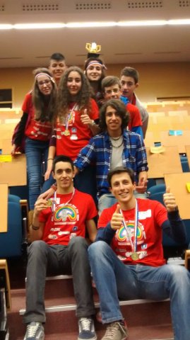¡El equipo Rainbow Robot gana el Premio al Trabajo en Equipo en la First Lego League! ¡El equipo Rainbow Robot gana el Premio al Trabajo en Equipo en la First Lego League!