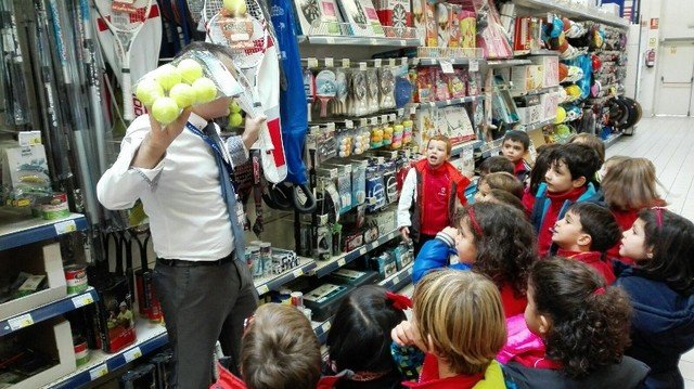 Infantil hace la compra Infantil hace la compra