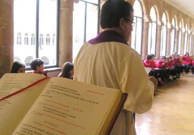 Es tiempo de Cuaresma Es tiempo de Cuaresma