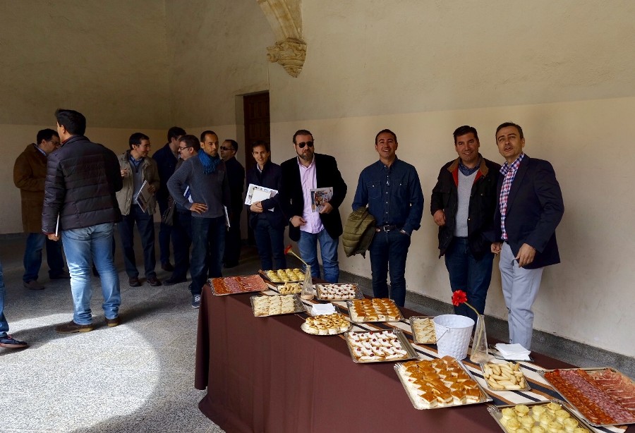 Reunión de antiguos alumnos que finalizaron sus estudios hace 25 años Reunión de antiguos alumnos que finalizaron sus estudios hace 25 años