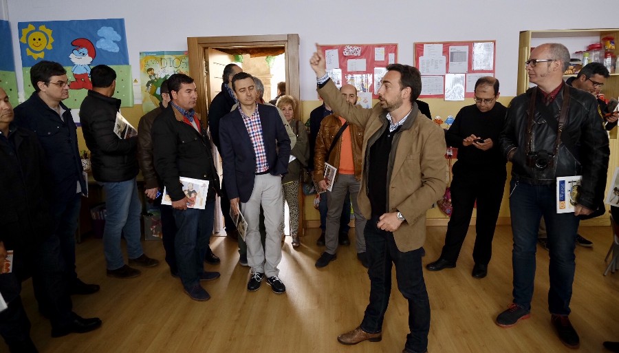 Reunión de antiguos alumnos que finalizaron sus estudios hace 25 años Reunión de antiguos alumnos que finalizaron sus estudios hace 25 años