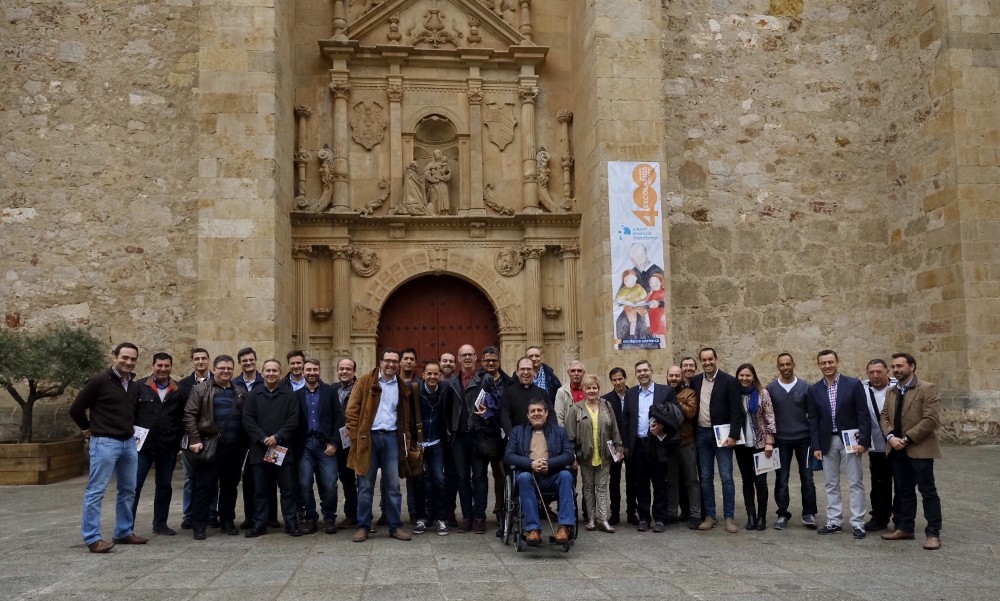 Reunión de antiguos alumnos que finalizaron sus estudios hace 25 años Reunión de antiguos alumnos que finalizaron sus estudios hace 25 años