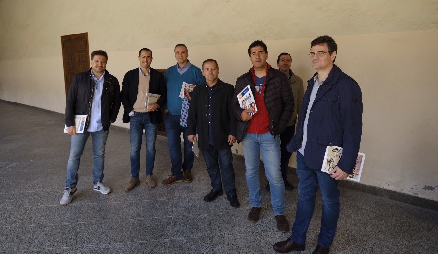 Reunión de antiguos alumnos que finalizaron sus estudios hace 25 años Reunión de antiguos alumnos que finalizaron sus estudios hace 25 años