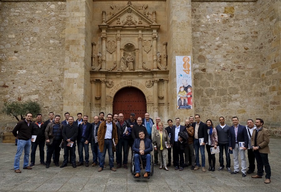 Antiguos alumnos que finalizaron sus estudios hace 25 años. 2017