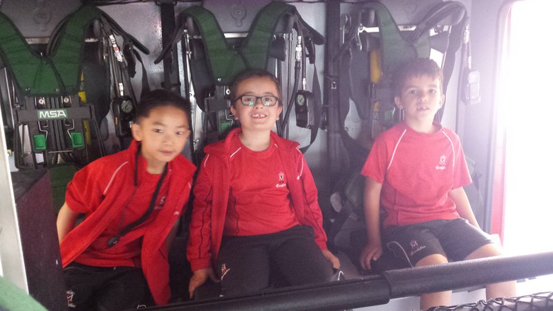 A los bomberos… ¡les encantamos! A los bomberos… ¡les encantamos!