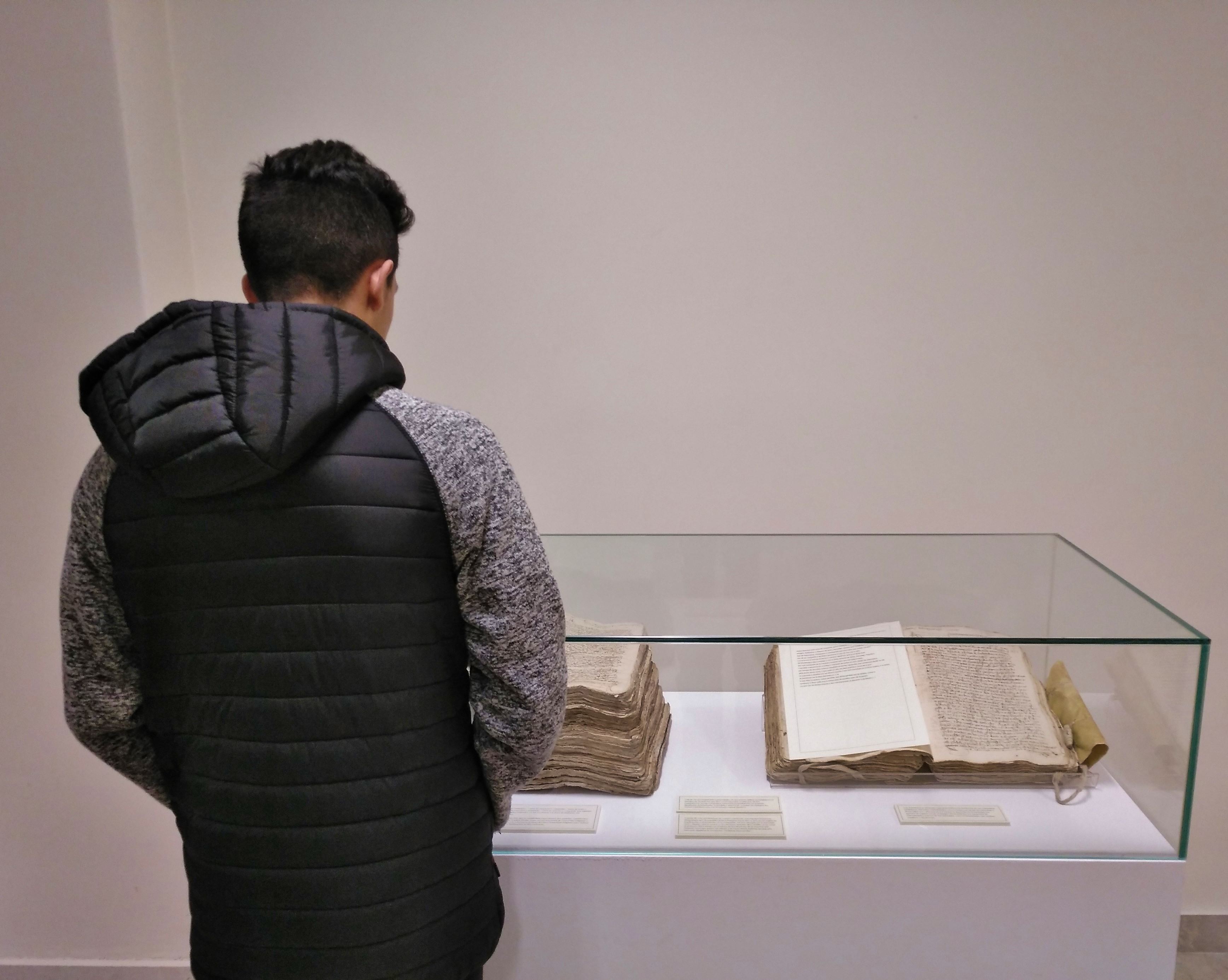 Los alumnos de 4º A de ESO visitan el Archivo Histórico Provincial de Salamanca Los alumnos de 4º A de ESO visitan el Archivo Histórico Provincial de Salamanca