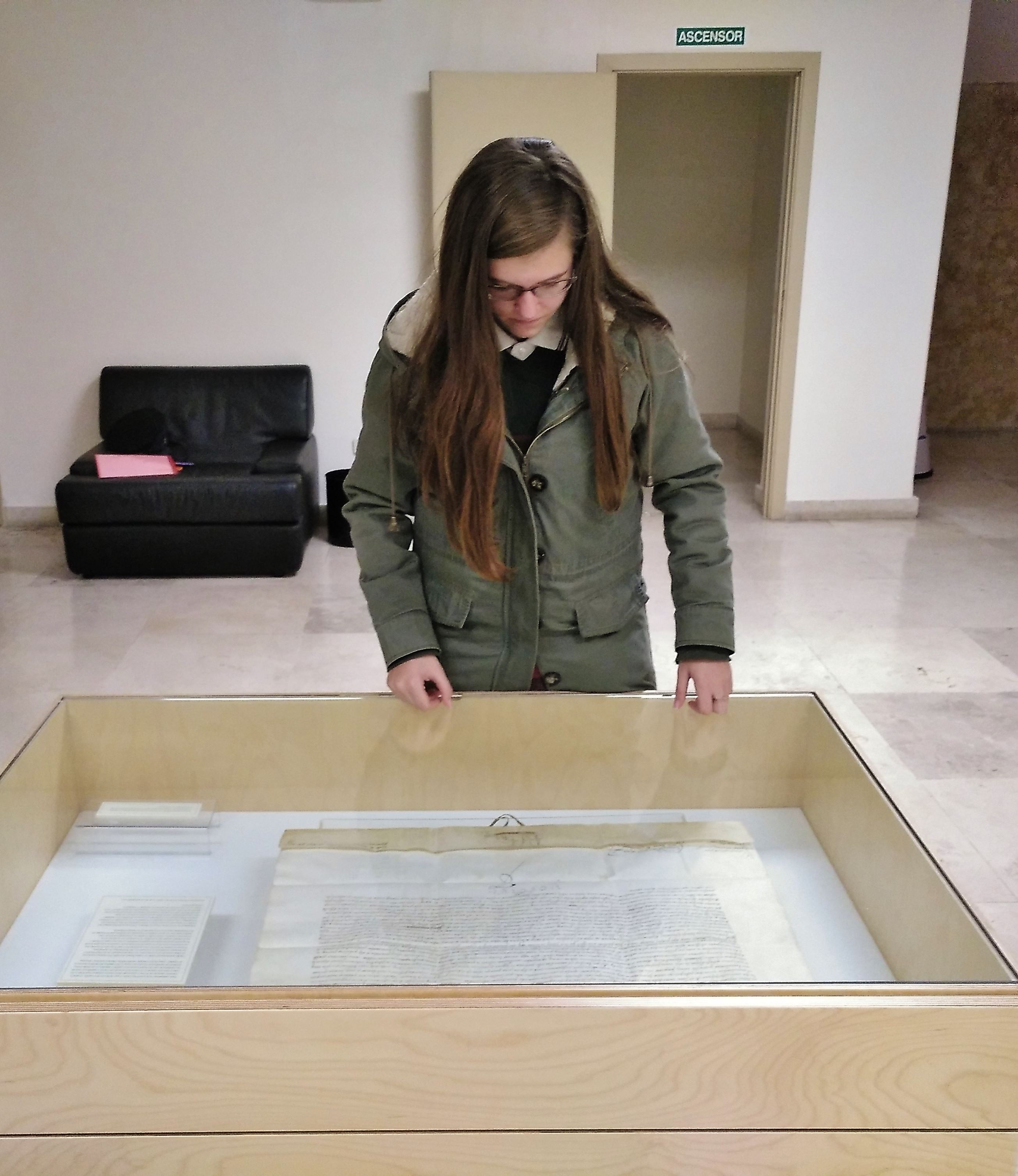 Los alumnos de 4º A de ESO visitan el Archivo Histórico Provincial de Salamanca Los alumnos de 4º A de ESO visitan el Archivo Histórico Provincial de Salamanca