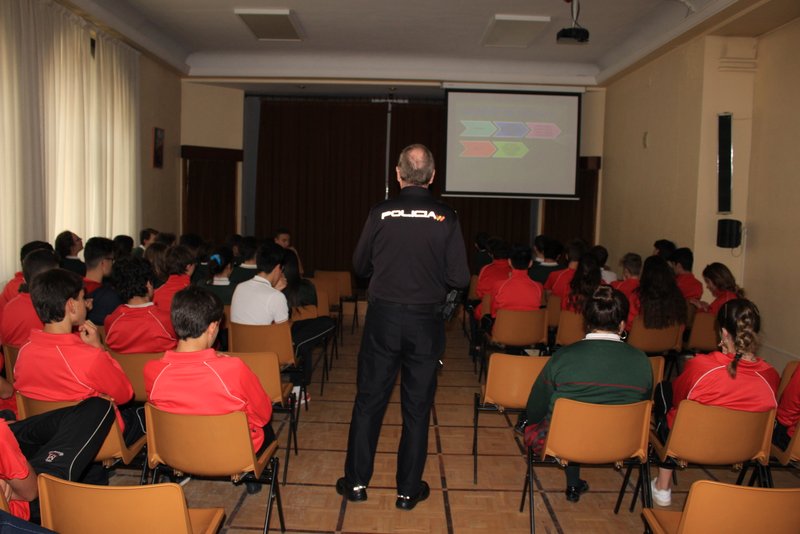 Plan Director para la convivencia y mejora de la seguridad en los centros educativos y sus entornos Plan Director para la convivencia y mejora de la seguridad en los centros educativos y sus entornos