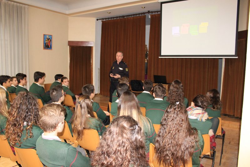 Plan Director para la convivencia y mejora de la seguridad en los centros educativos y sus entornos Plan Director para la convivencia y mejora de la seguridad en los centros educativos y sus entornos