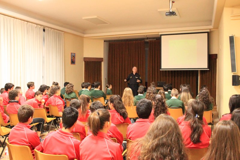 Plan Director para la convivencia y mejora de la seguridad en los centros educativos y sus entornos Plan Director para la convivencia y mejora de la seguridad en los centros educativos y sus entornos