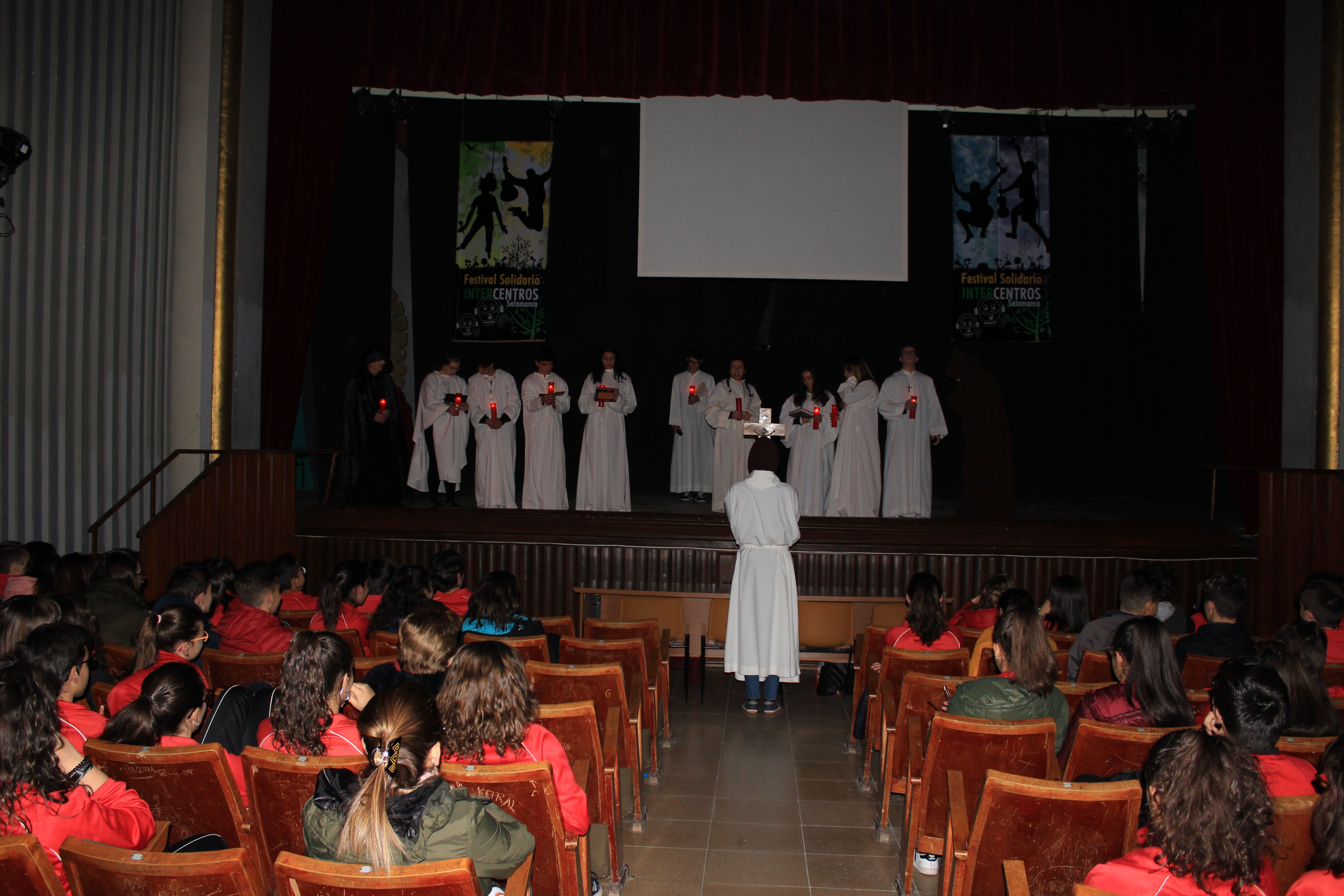 Secundaria trabaja por proyectos. Secundaria trabaja por proyectos.