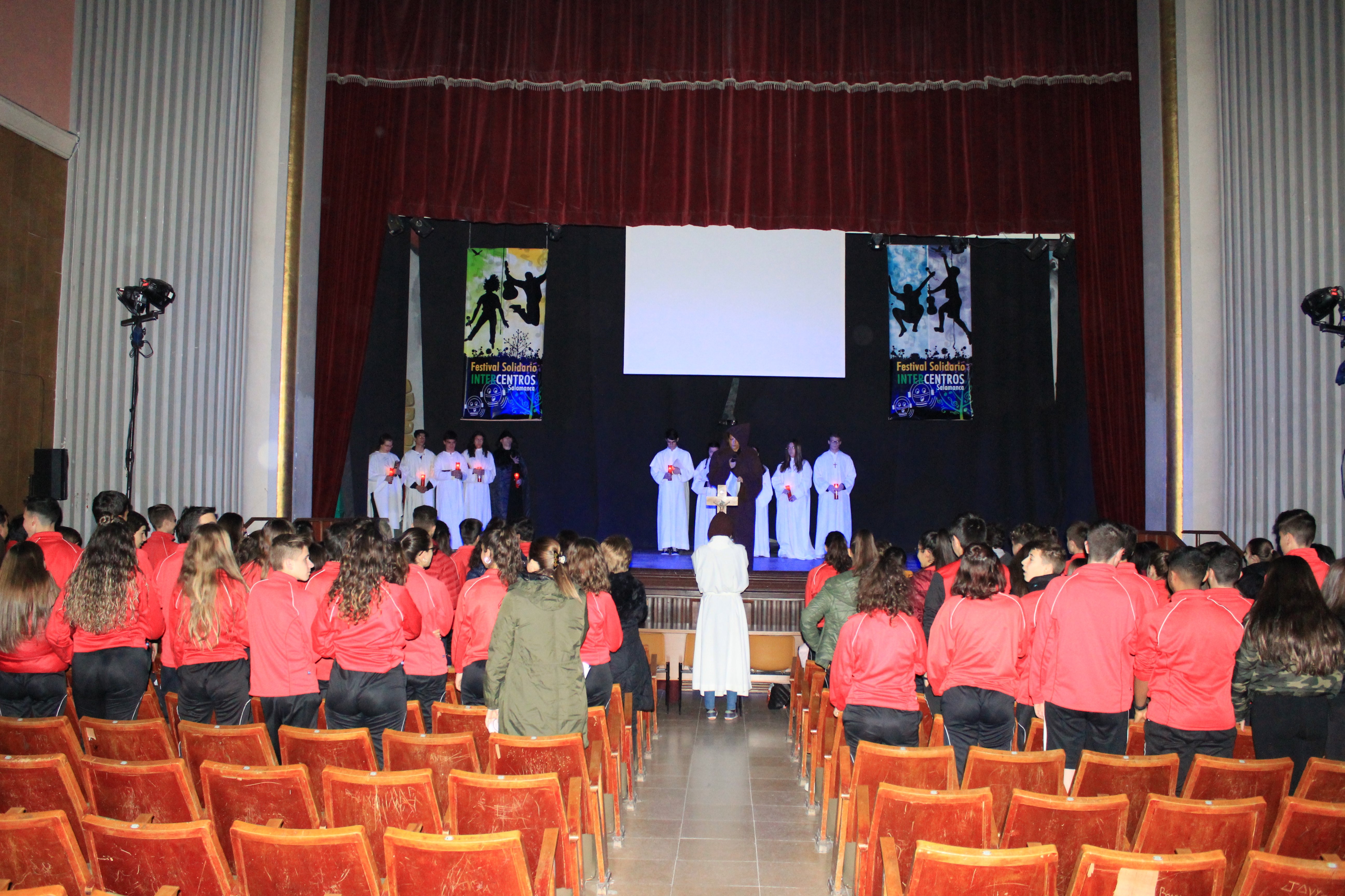 Secundaria trabaja por proyectos. Secundaria trabaja por proyectos.