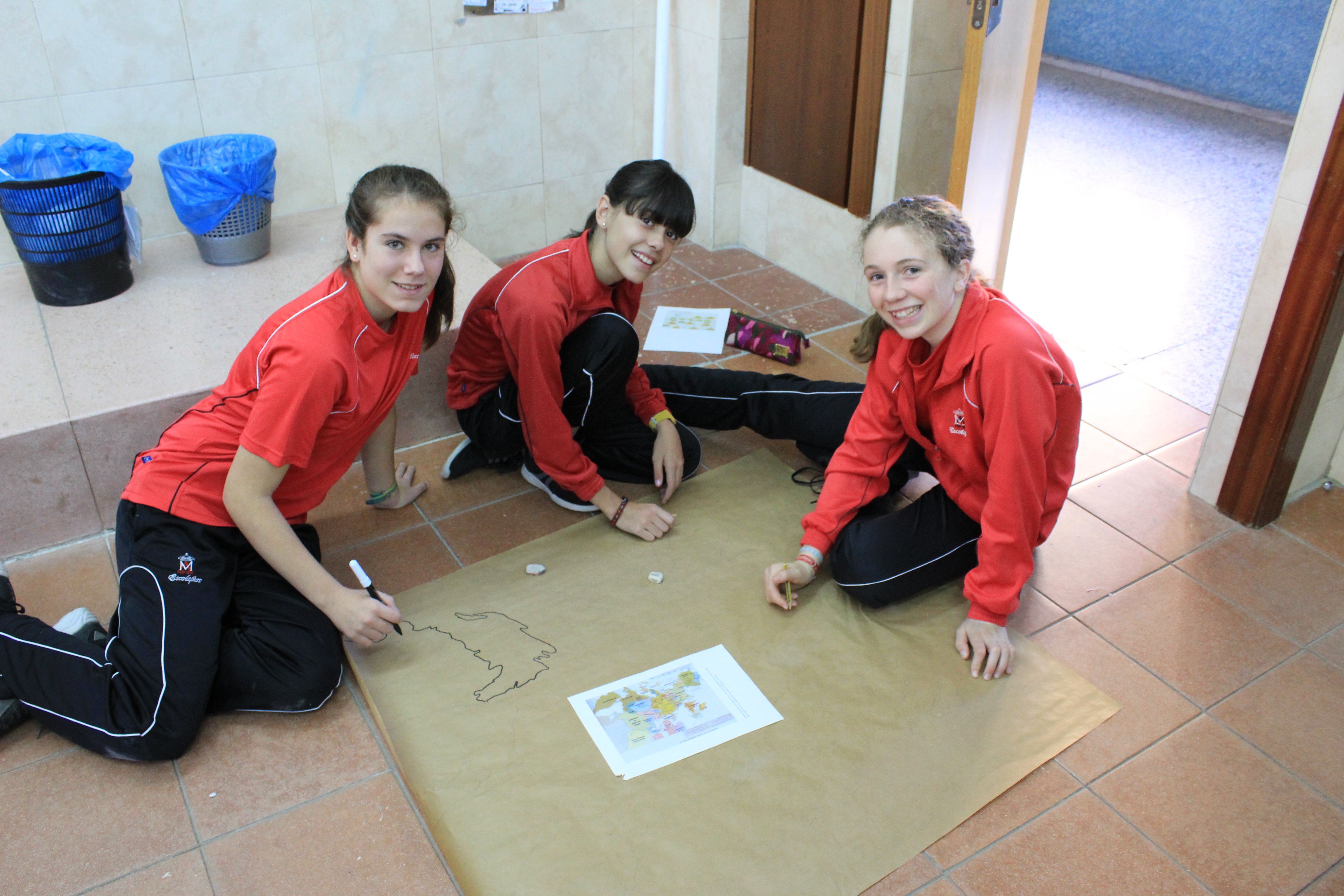 Secundaria trabaja por proyectos. Secundaria trabaja por proyectos.