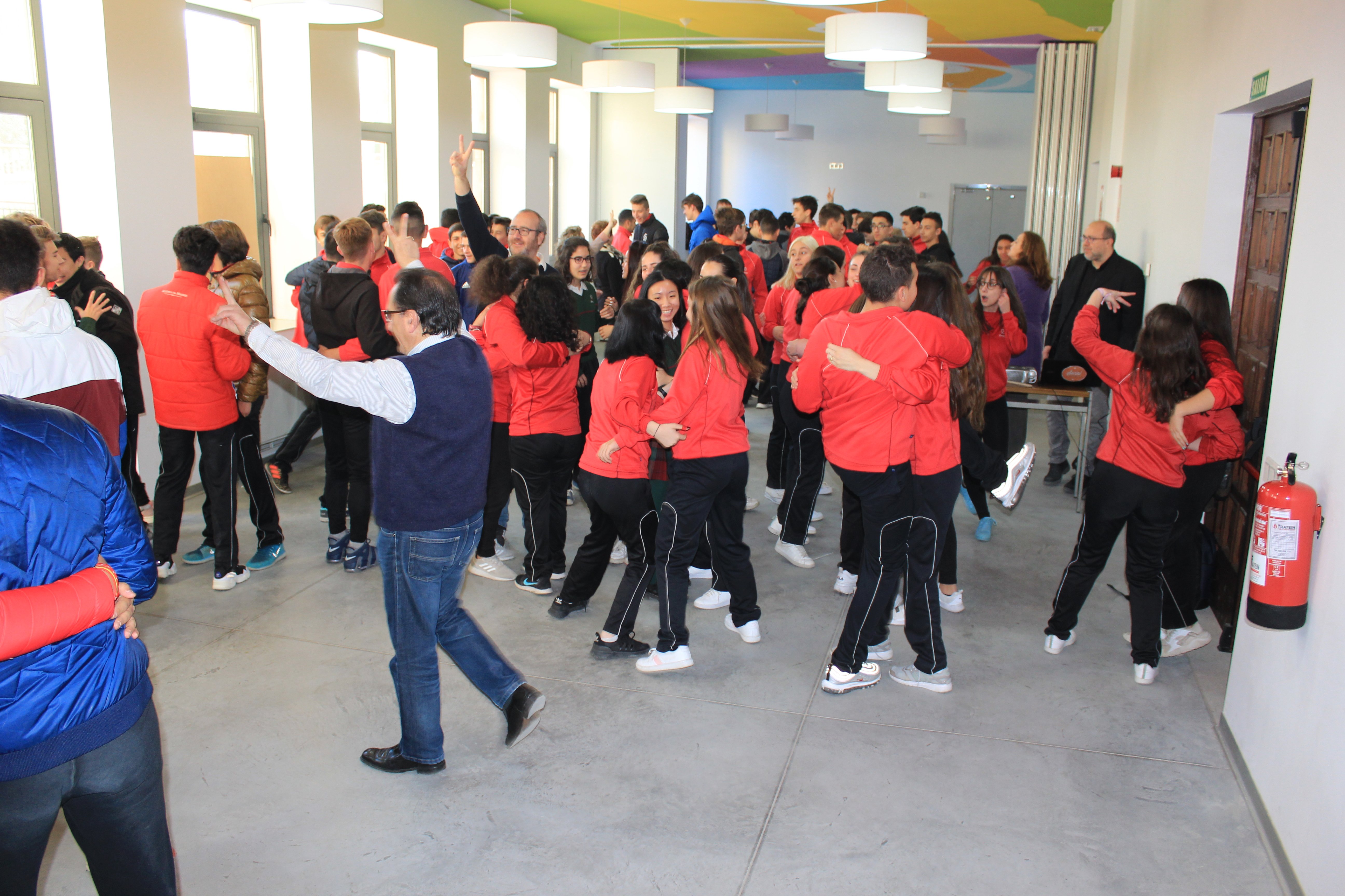 Secundaria trabaja por proyectos. Secundaria trabaja por proyectos.