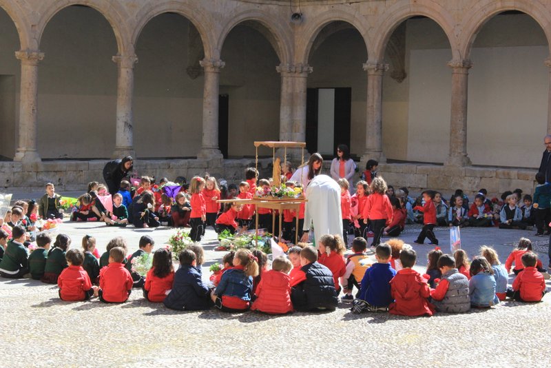 Mayo, mes de María. Mayo, mes de María.