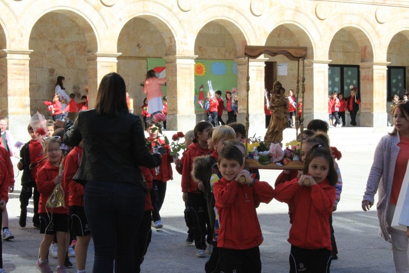 Mayo, mes de María. Mayo, mes de María.