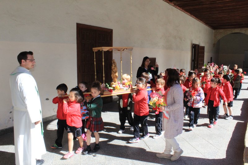 Mayo, mes de María. Mayo, mes de María.