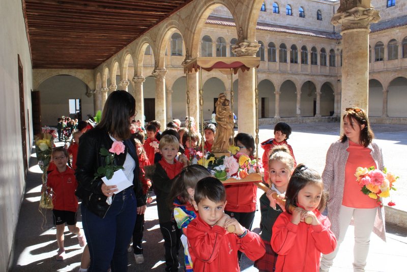 Mayo, mes de María. Mayo, mes de María.