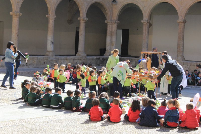 Mayo, mes de María. Mayo, mes de María.