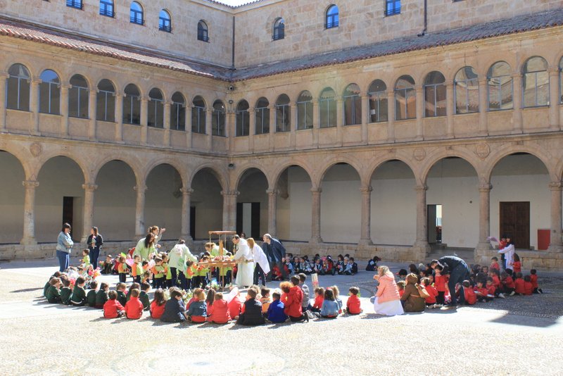 Mayo, mes de María. Mayo, mes de María.