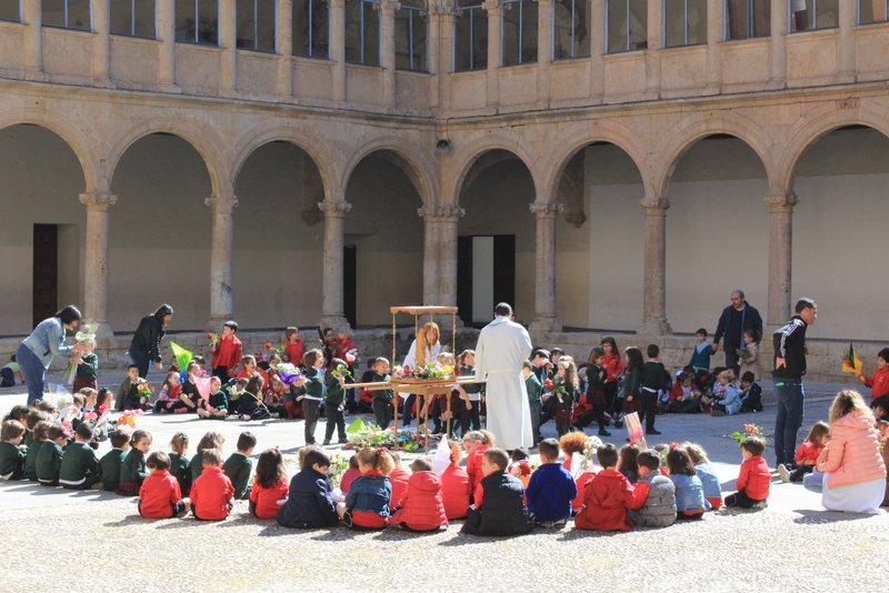 Mayo, mes de María. Mayo, mes de María.