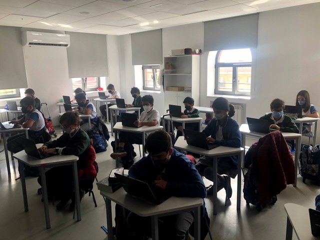 Pequeños-Grandes lectores y escritores. Pequeños-Grandes lectores y escritores.